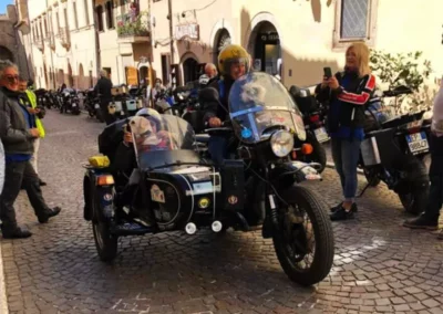 Wonder Italy in moto su strada